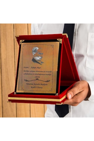 Kişiye Özel Atatürk Tasarımlı Plaket - Kadife Kutulu
