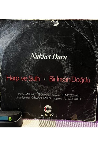Nükhet Duru - Harp Ve Sulh / Bir İnsan Doğdu 1 Numara Plakçılık - 1977