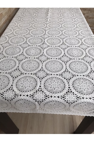 Dantel Görünümlü Şeffaf Kaplamalı PVC Masa Örtüsü