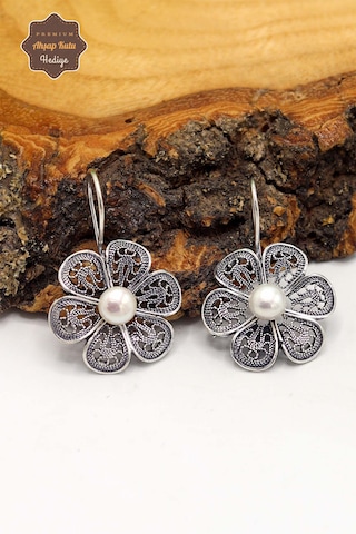 Sedef Taşlı Papatya Model Oksitli Telkari Kadın Gümüş Küpe