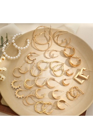 Flybuy : Option 1 Focus On Style : Şık Küpe Seti 9 Çift - Altın Rengi, Alaşımlı, 3-18mm, 10g Option 2 Highlights The Set Size : 9 Çift Şık Küpe Seti - Altın, Alaşımlı, 3-18mm, 10g Hafif Gold