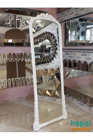 Matmazel Model Beyaz Renk Varaklı Ayaklı Boy Aynası