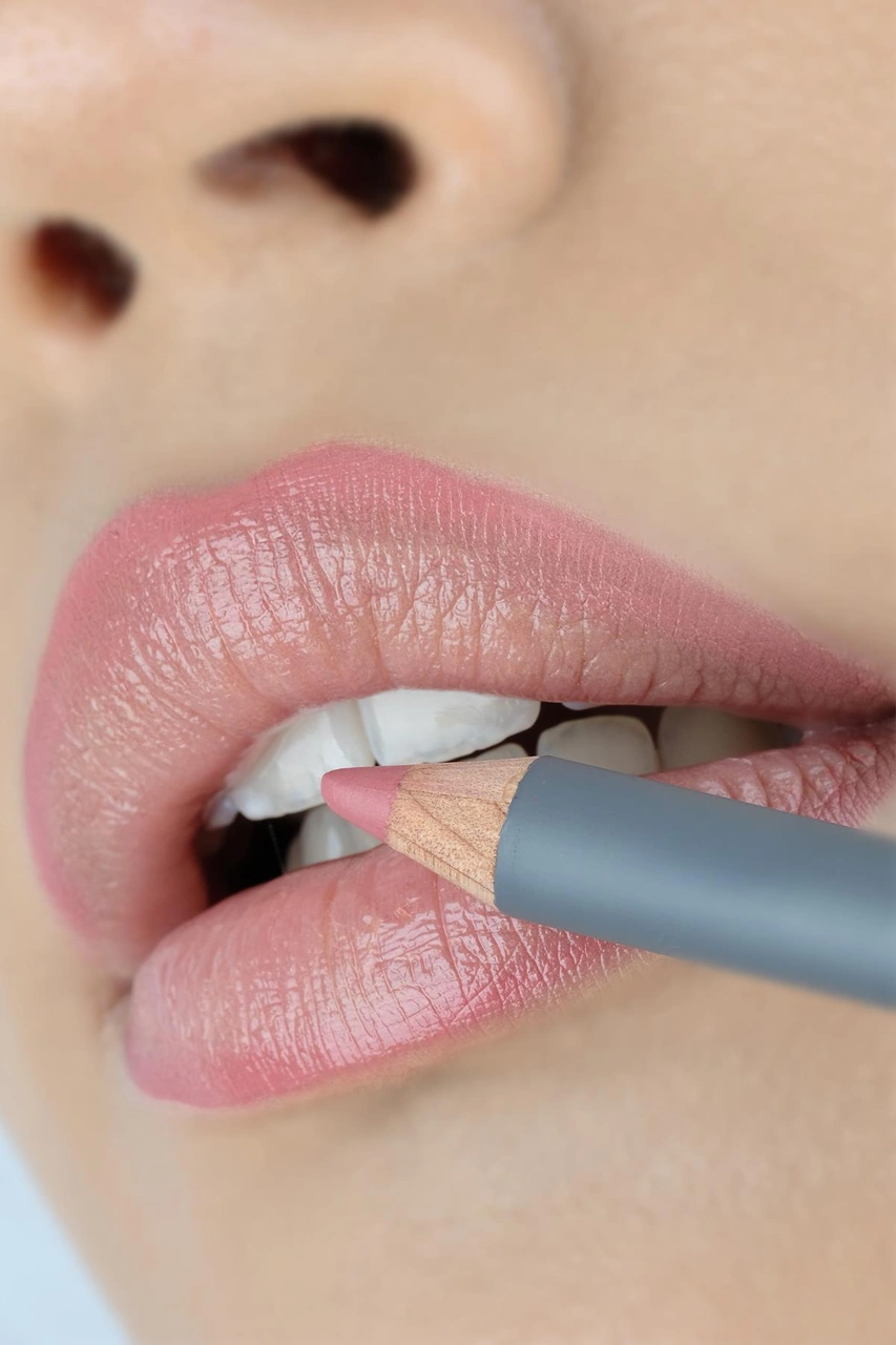 Alix Avien Uzun Süre Kalıcı Dağılma Yapmayan Nemlendirici Dudak Kalemi Lipliner Pencil 10 Star Pink