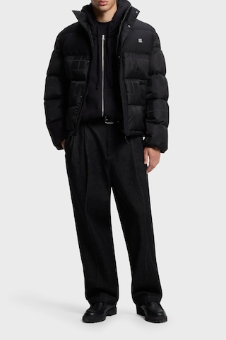 Hugo Kapitoneli Regular Fit Dik Yaka Şişme Mont Erkek Mont 50570791 001 Siyah