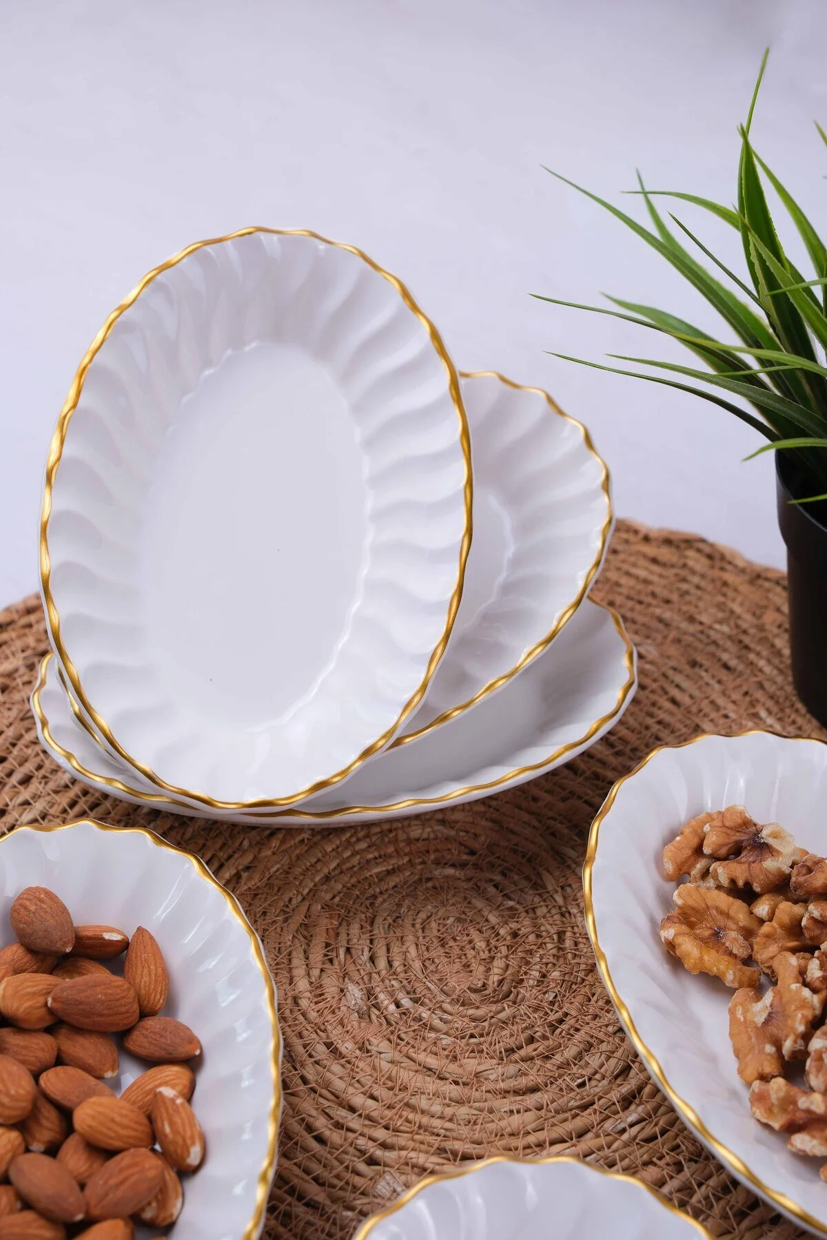 6 Parça Poselen Kahvaltı Tabağı Seti Yaldızlı Fırfırlı Beyaz Beyaz - Altın
