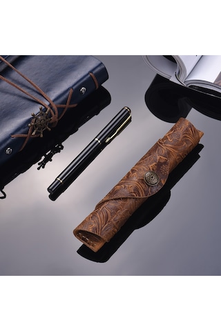Aubyhe Tam Deri Kalem Kılıfı, Elden Dikişli, Nakışlı Kahverengi, Kanca Kapatma, 18x3cm, Kalem Koruyucu Örtü Diğer