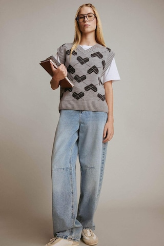 Defacto Coool Regular Fit V Yaka Desenli Süveter F9541ax25augr256 Gri