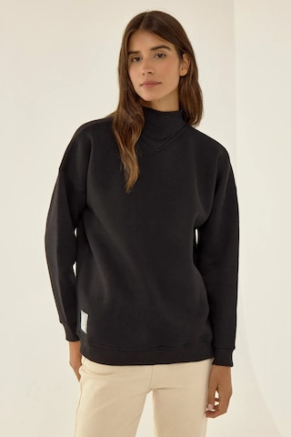 Hiccup Rahat Kesim Yarım Yüksek Yaka Sweatshirt Siyah