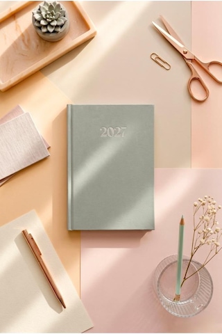 Lizy 2027 Günlük Planlayıcı Ajanda 17x24 Cm Ciltbezi Sert Kapak Gri