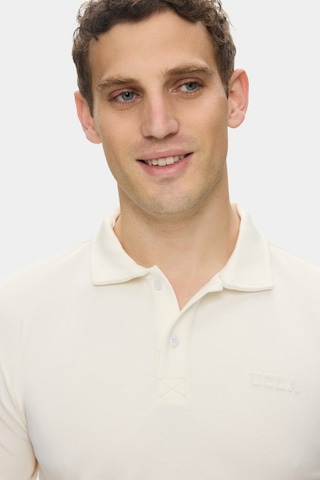 Ucla Oscar Beyaz Polo Yaka Gofre Baskılı Yumuşak Dokulu Modal Kumaş Standard Fit Erkek Tshirt