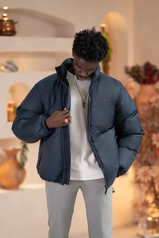 Oversize Bol Kesim Dik Yaka Fermuar Kapamalı Şişme Mont Lacivert