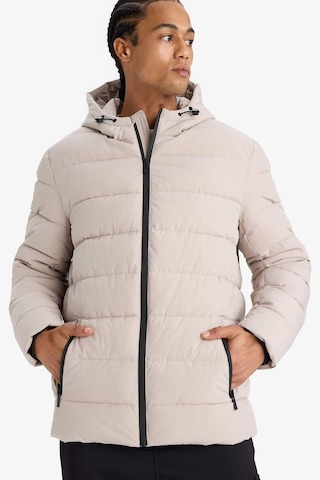 Defacto Su İtici Slim Fit Dar Kesim Astarlı Kapüşonlu Fermuarlı Cepli Dolgulu Mont R0216az25aubg766 Bej-bg766