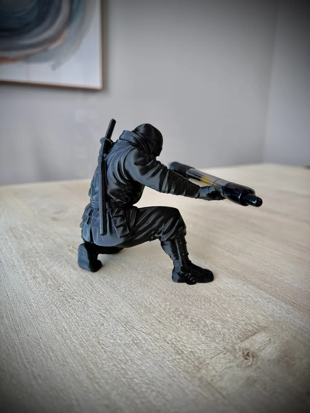 3d Baskı Ninja Figürlü Dekoratif Kalemlik Masaüstü Kalem Tutucu Siyah