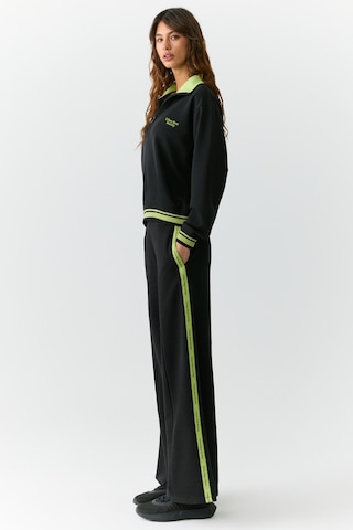 Urban Beat Natan Kadın Dik Yakalı Fermuarlı Baskı Detaylı Relaxed Siyah Sweatshirt Siyah