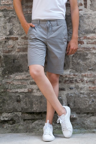 Poliamid Kumaş Regular Fit Likralı Yan Cep Erkek Şort 001