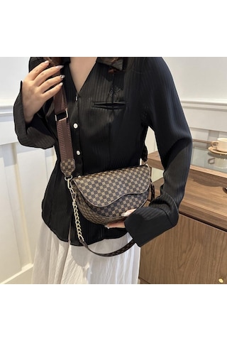 Siyah Yogodlns Kadın Eyer Omuzdan Askili Çanta Taşınabilir Kadın Debriyaj Çanta Çanta Crossbody Çanta Moda Bayanlar Küçük Postacı Çantası Siyah