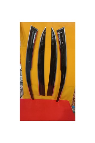 Megane 4 Sedan Kromlu Cam Rüzgarlığı Megane 4 Sedan Kromlu Cam Rüzgarlığı