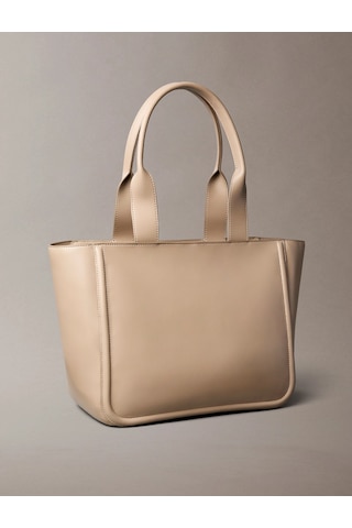 Calvin Klein Bold Ck Orta Boy Kadın Kahverengi El Çantası Lv04f3218g-vfu Kahverengi