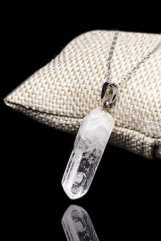 Sertifikalı Ham Işlenmemiş Kristal Kuvars Taşı Kolye Çok Renkli