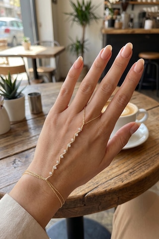 Gold Renk Sarmaşık Model Zirkon Taşlı Şahmeran Çok Renkli Gold Renk Sarmaşık Model Zirkon Taşlı Şahmeran Çok Renkli