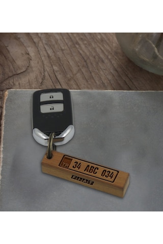 Kişiye Özel Plakalı Fiat Logolu Ahşap Dikdörtgen Bar Anahtarlık M N11.21049