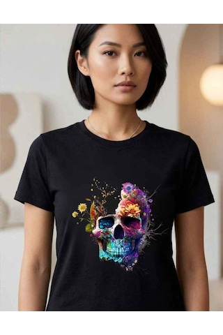 Beyaz / Siyah Kadın Bisiklet Yaka Renkli Çiçekli Kurukafa Baskılı Pamuklu T-shirt Siyah