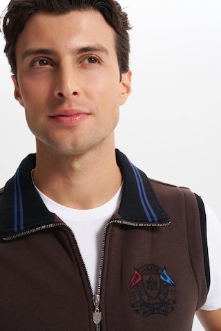 Arma Erkek Slim Fit Örme Basic 3 İplik Şardonlu Dik Yaka Yelek %70 Pamuk %30 Polyester K5yyo9476 Kahverengi