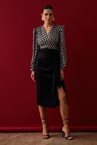 Sateen Yırtmaçlı Saten Etek - Siyah
