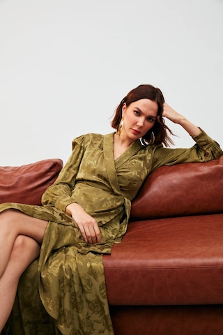 Sateen Kruvaze Desenli Uzun Elbise - Haki