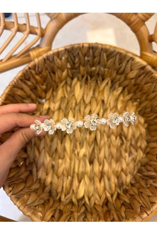 Şehrazat Handmade Incili Taşli Taç Toka Krem