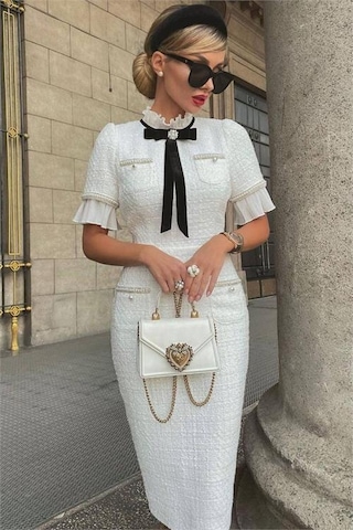 Dip Moda Kadın Kaşe Kumaş İnci Ve Broş Detaylı Abiye Elbise Dpnbemp2051 Beyaz