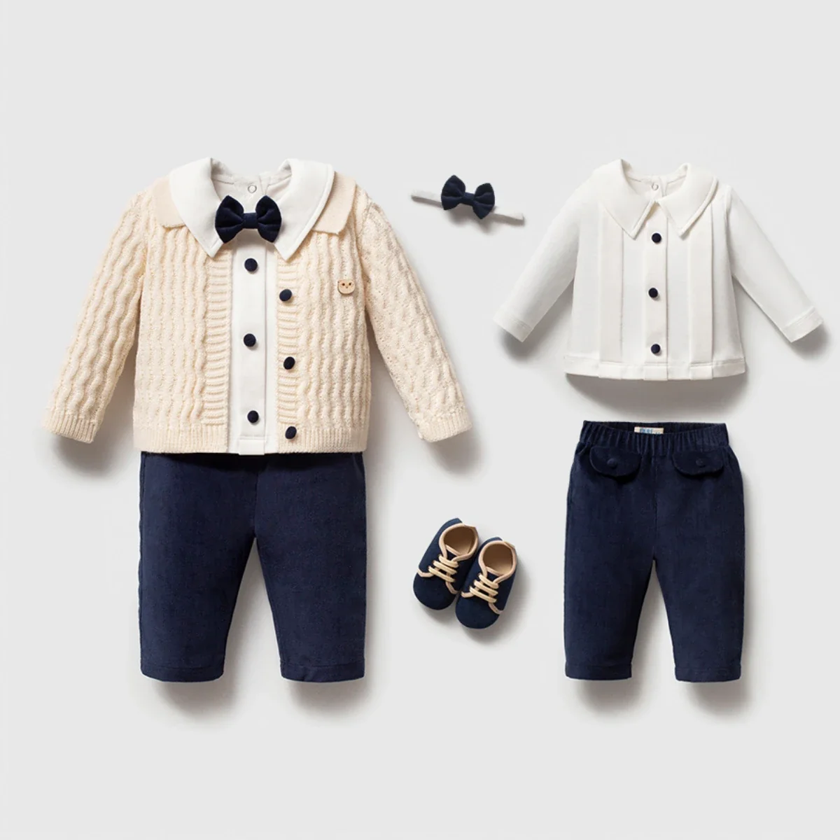 Momercy Erkek Bebek Kadife Pantolon Body Hırka Papyon Ayakkabı Kutulu Hediyelik 5li Set Lacivert