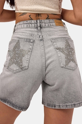 Itsbasic Kadın Füme T-4s6-12 Mom Relax Yıldız Detaylı Tasarım Denim Şort