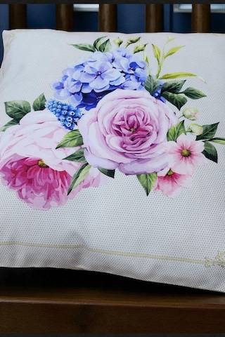 Pastel Çiçek Buketi Dijital Baskılı Kırlent Kılıfı - 40x40 Cm Ekru