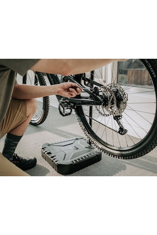 Topeak Tuneup Station Ebike Ve Ağır Bisiklet Tamir Standı Tw037 Şarj Cihazı Gizleme Bölmeli Siyah
