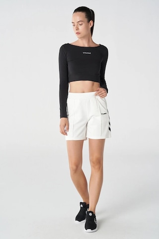 Hummel Genesa Shorts 931814-9003 Beyaz Kadın Şort Beyaz