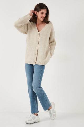 Lela Regular Fit V Yaka Düğmeli Triko Bayan Hırka 4616229 Taş