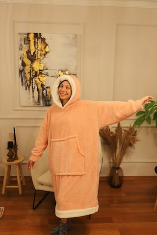 Rokeff Wellsoft Tek Kişilik Giyilebilir Battaniye Pembe Beyaz Bantlı S/m