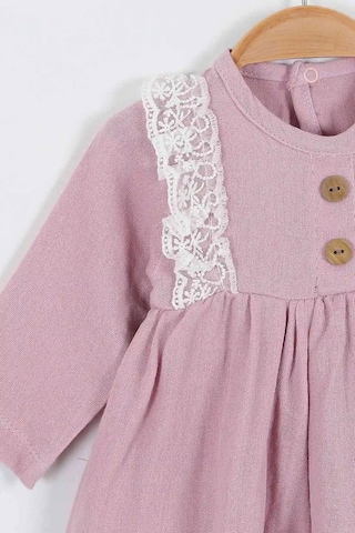 Kardelya Kız Bebek Elbise Dantel Detaylı Şık Müslin Elbise Pembe