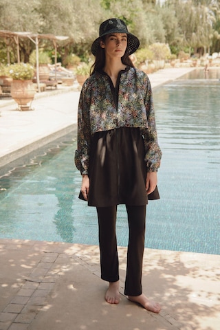 Manuka Rüzgarlıklı 3'lü Tesettür Mayo Takımı Tıny Flower Çok Renkli - Siyah