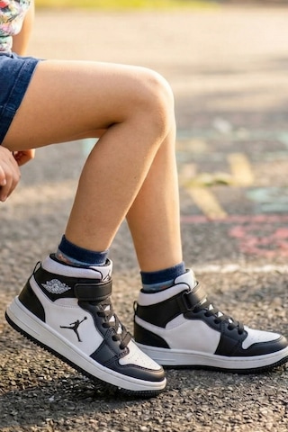 In Step Eveji Siyah Beyaz Çocuk Basketbol Ayakkabısı - Yüksek Bilekli Cırt Cırtlı Sneaker SİYAH-BEYAZ