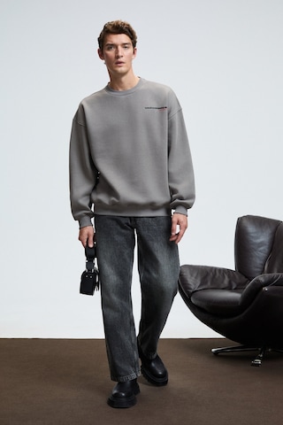 Grimelange PERCY Erkek Yuvarlak Yaka Göğsü Baskılı Sırtı Baskılı Oversize Koyu Gri Sweatshirt