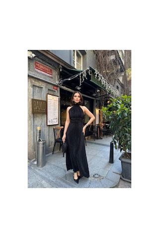 J&kstores Sırt Detaylı Piliseli Maxi Boy Elbise Siyah