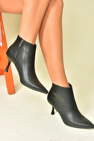 Fox Shoes Siyah İnce Topuklu Sivri Burun Kadın Bot N282102109 Siyah-Suni Deri