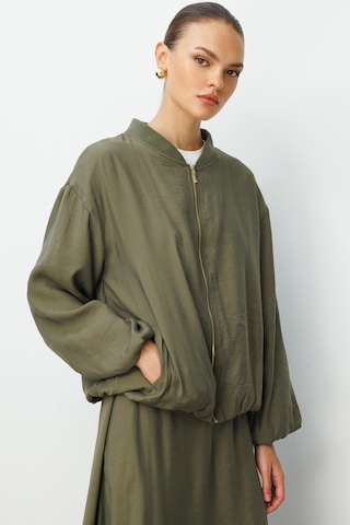 Mizalle Modal Karışımlı Haki Oversize Bomber Ceket Haki