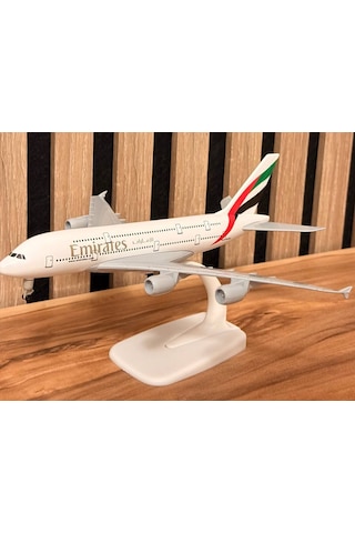 Emirates A6-eej Metal Maket Uçak 24 Cm Ofis Dekorasyonu & Koleksiyonluk Model Uçak Tekerlekleri Hareketli