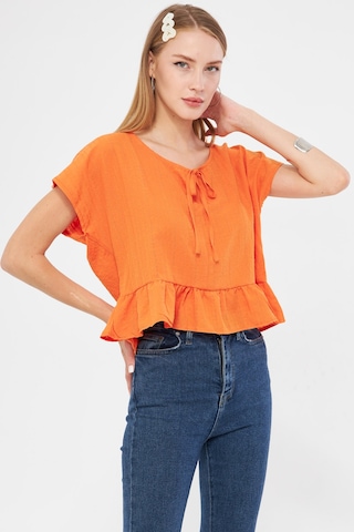 Armonika Kadın Turuncu Yarasa Kol Yakası Bağlamalı Eteği Fırfırlı Oversize Crop Bluz Arm-24y001088