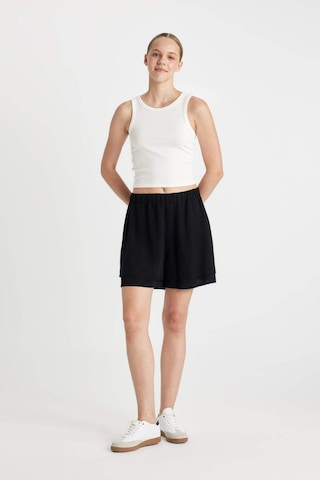 Defacto Regular Fit Normal Bel Kısa Paça Keten Karışımlı Şort D3989AX24HSBK81 Siyah