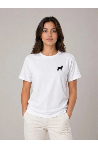 Freedom Storee Kadın Minimal Geyik Logolu Tişört Bisiklet Yaka Kısa Kol Yazlık T-shirt - Beyaz Çok Renkli