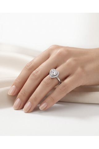 Bayan Swarovski Detay Kalp Model Gümüş Yüzük